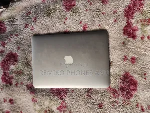 Laptop Apple MacBook Pro 2015 8GB Intel Core I5 SSD 128GB