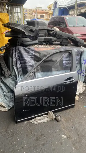 Mercedes Benz C250 2013-2014 C300 2010-2014 W204 Door