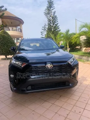Toyota RAV4 XLE Premium 2021 Black