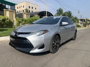 Toyota Corolla 2017 Silver