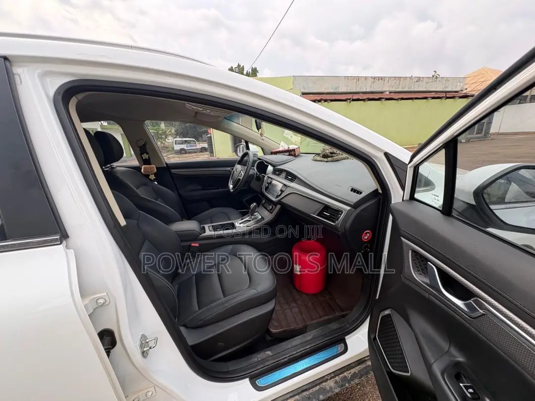 Geely Emgrand EC7 2017 White