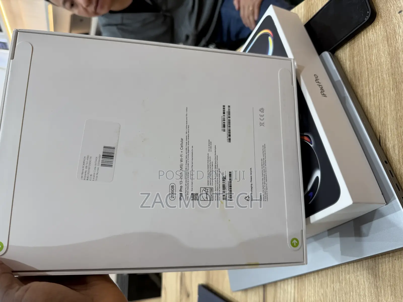 New Apple iPad Pro 13 (2025) 256 GB Gray