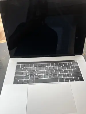 New Laptop Apple MacBook Pro 2017 16GB Intel Core i7 SSD 512GB