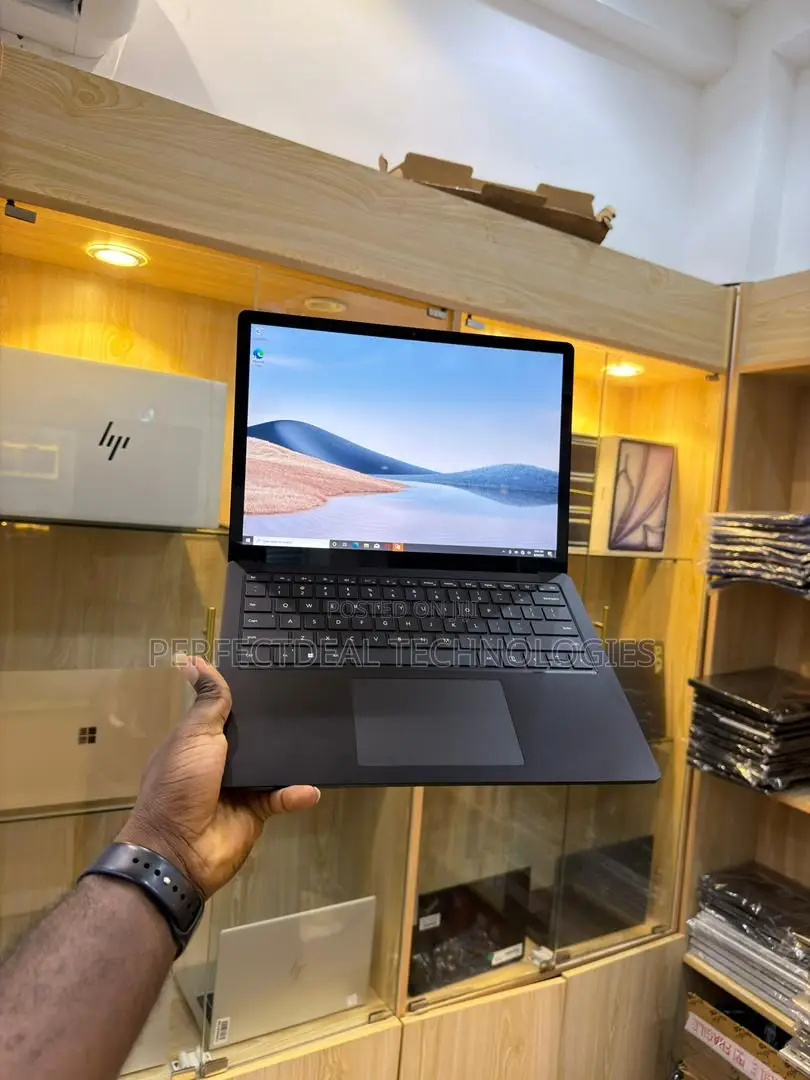 New Laptop Microsoft Surface Laptop 3 8GB Intel Core i5 SSD 256GB