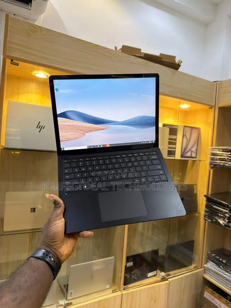 New Laptop Microsoft Surface Laptop 3 8GB Intel Core i5 SSD 256GB