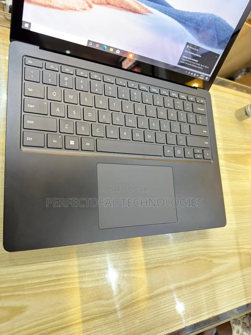 New Laptop Microsoft Surface Laptop 3 8GB Intel Core i5 SSD 256GB