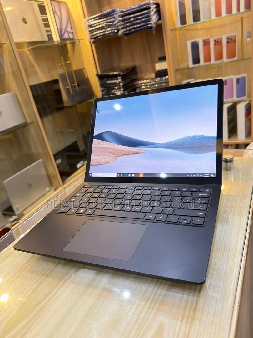 New Laptop Microsoft Surface Laptop 3 8GB Intel Core i5 SSD 256GB