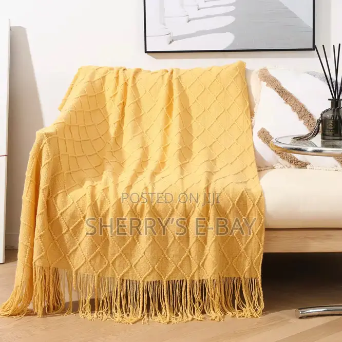 Throw Blanket With Tassel