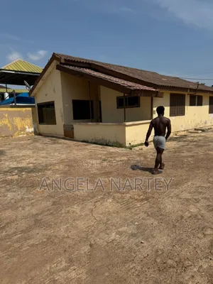 2bdrm House in Paraku Estate, Spintex for sale