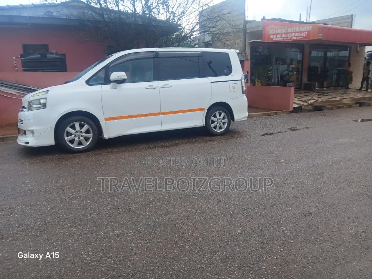 8 Seater Toyota Voxy for Rent