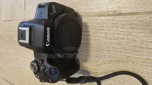 Canon Canon Eos R50 Mirrorless Camera With 18 - 45mm