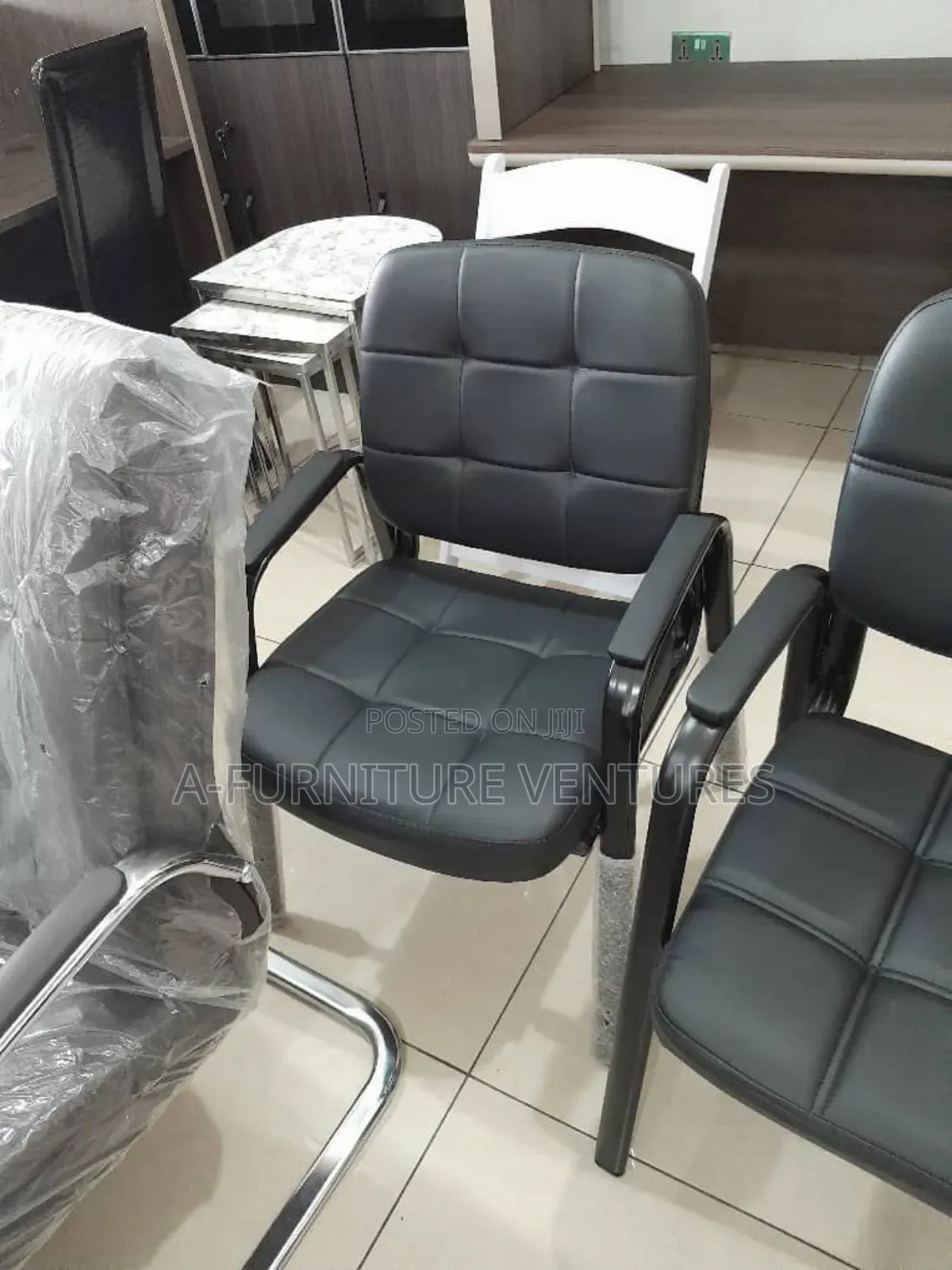 Four Leg Waiting Chair