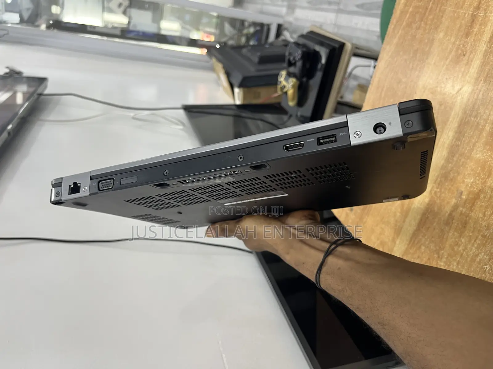 Laptop Dell Latitude 14 E5470 8GB Intel Core I3 HDD 512GB