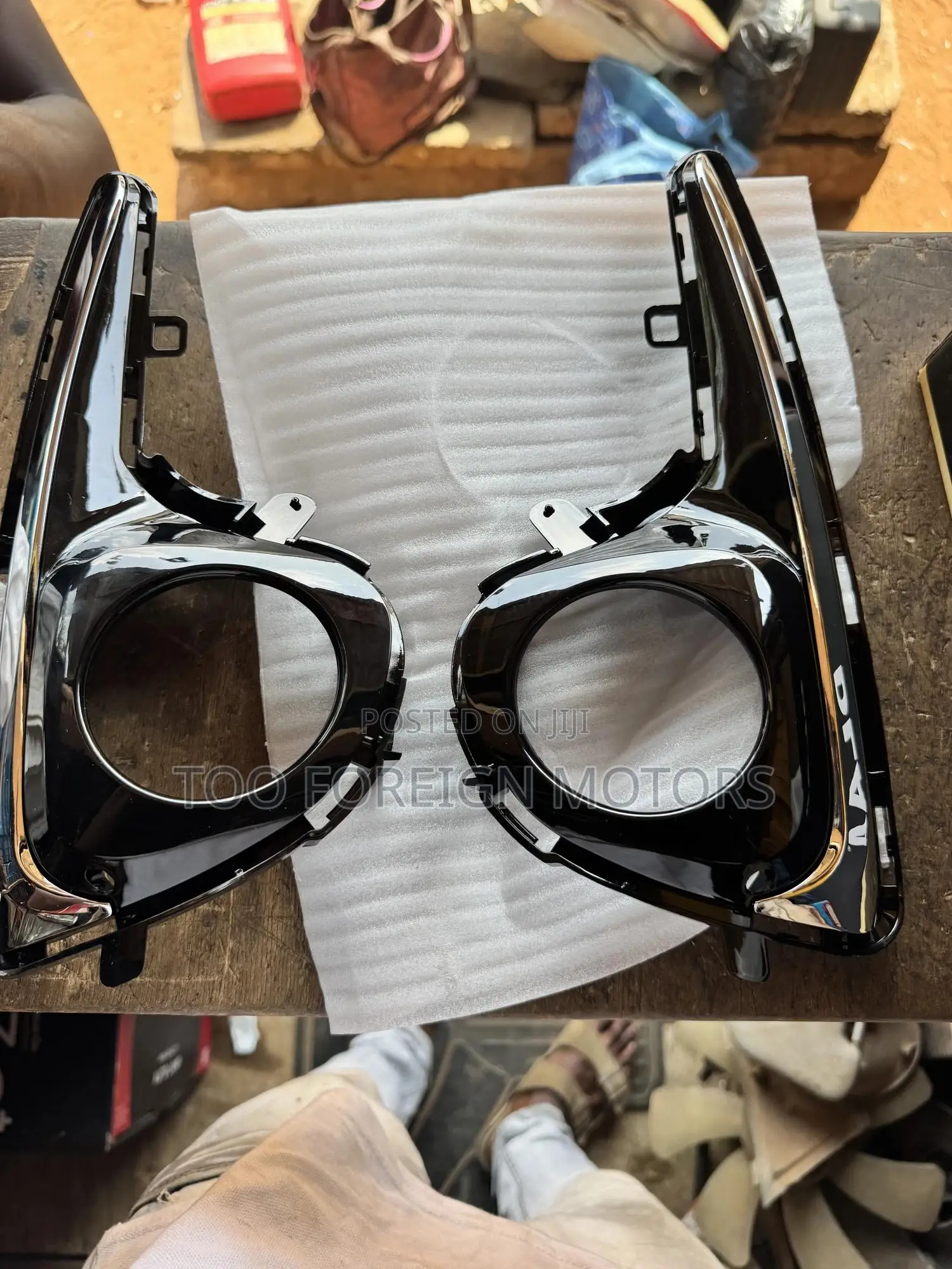 Toyota Vitz 2016 Fog Lamp and Cover Set