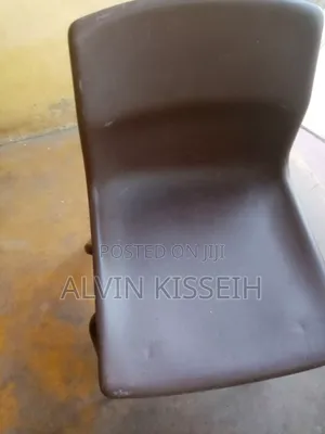 Almost New Foreign Homeused Plastic Chair With Metal Legs