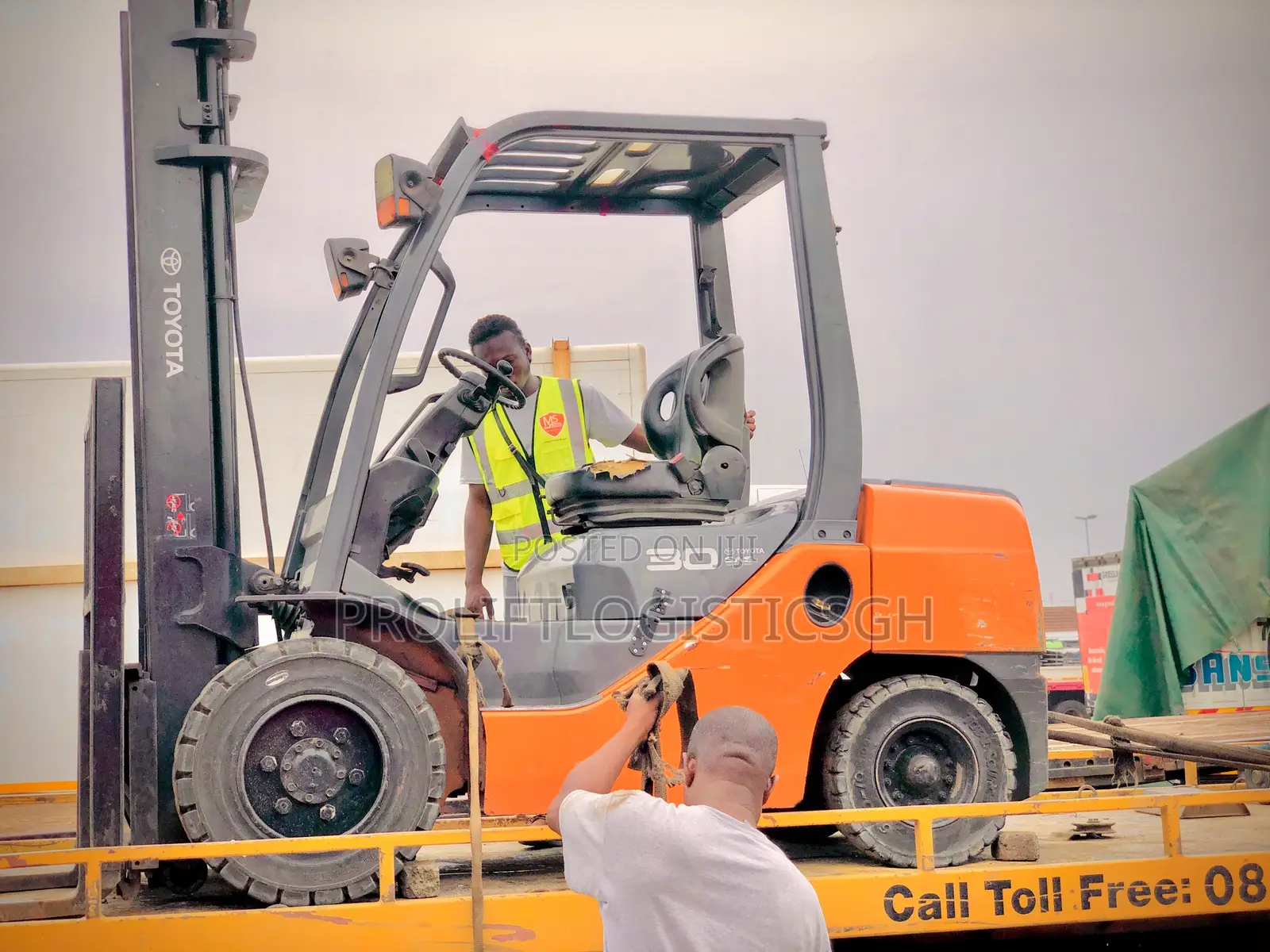 Forklift Loading and Offloading Services