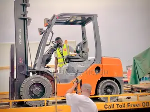 Forklift Loading and Offloading Services