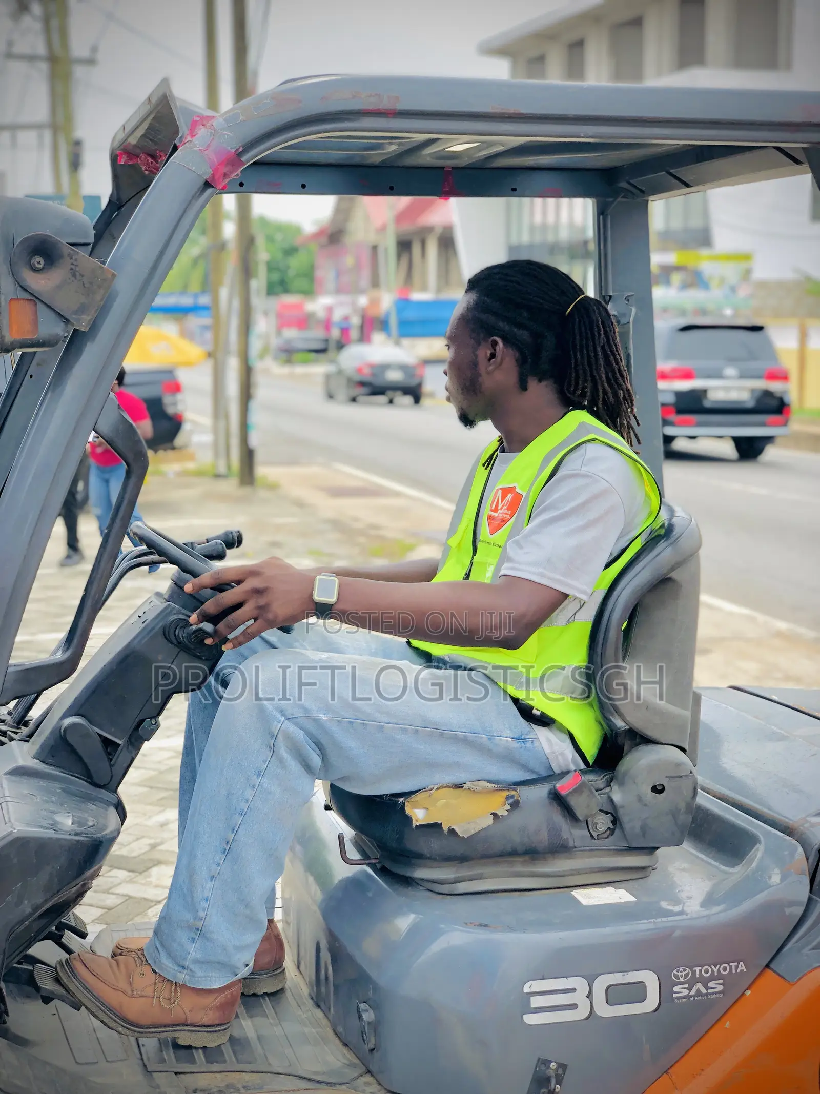 Forklift Loading and Offloading Services
