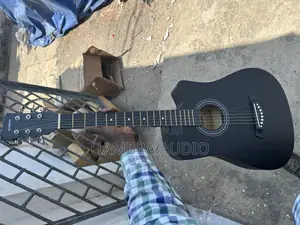 Yamaha Acoustic Guitar Black
