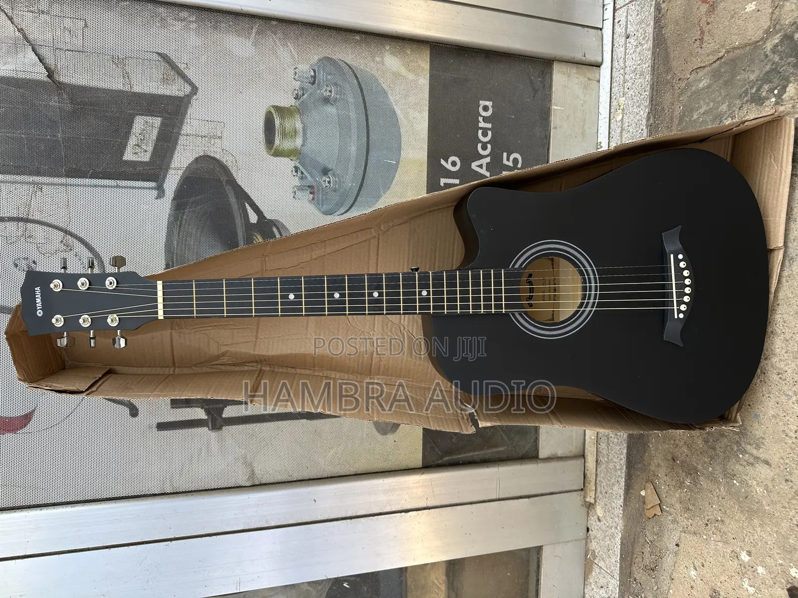 Yamaha Acoustic Guitar Black