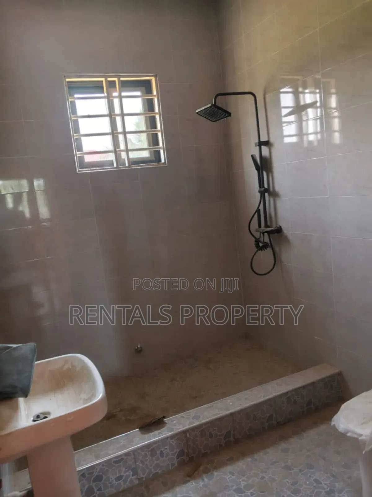 1bdrm Apartment in Danfa for rent