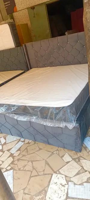 72/75 Queen Size Mattress and Frame