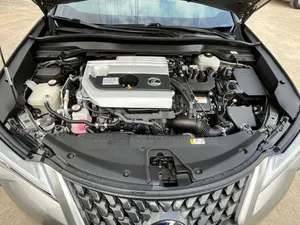 Lexus UX 2019 Silver