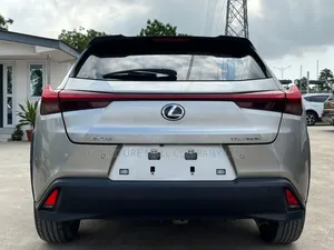 Lexus UX 2019 Silver
