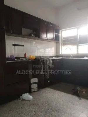 4bdrm House in $2000, Tesano for rent