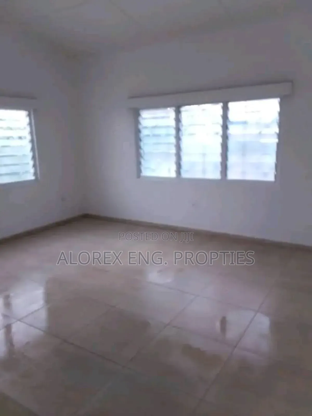 4bdrm House in $2000, Tesano for rent