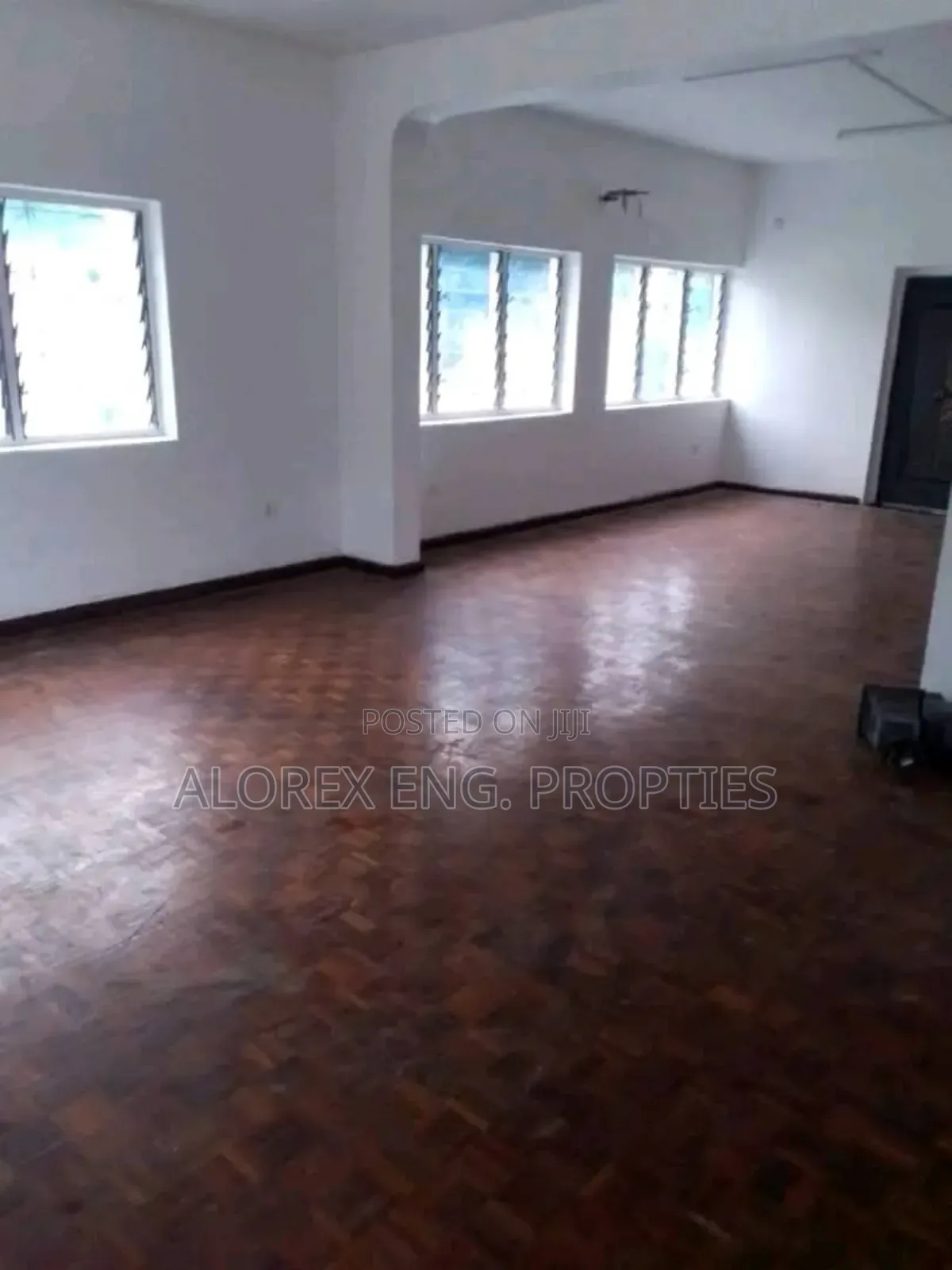 4bdrm House in $2000, Tesano for rent