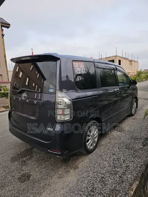 Toyota Voxy 2012 Blue