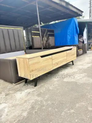 Laminated Stand