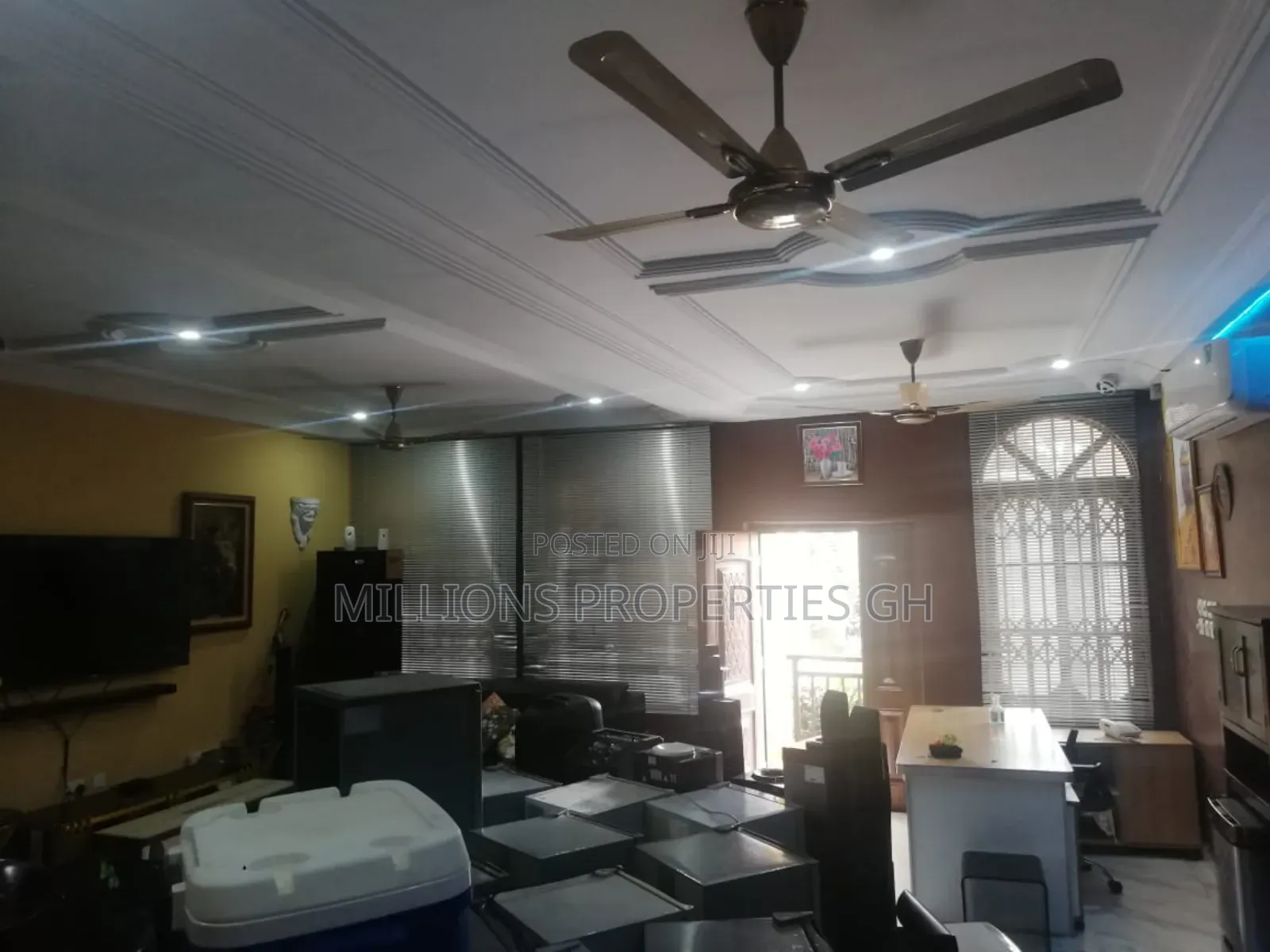 Hotel 4sale 23rooms Tech Asokore Mampong