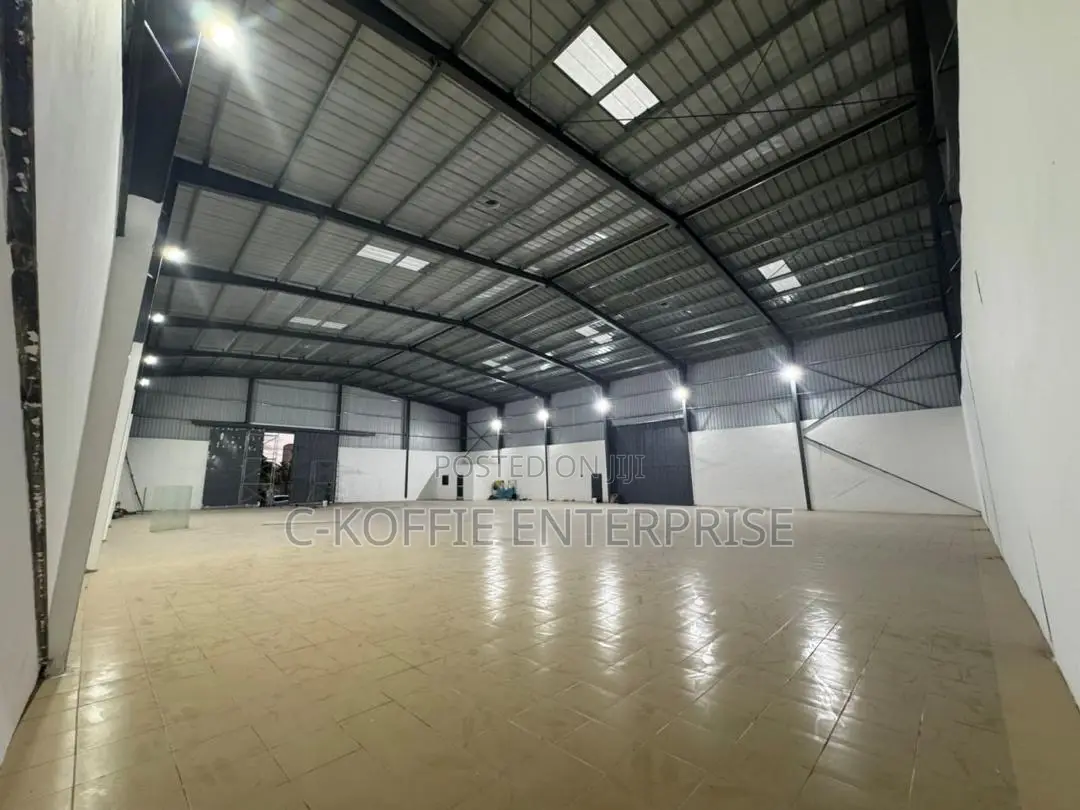 1,350sqm Warehouse at Achimota for Rent