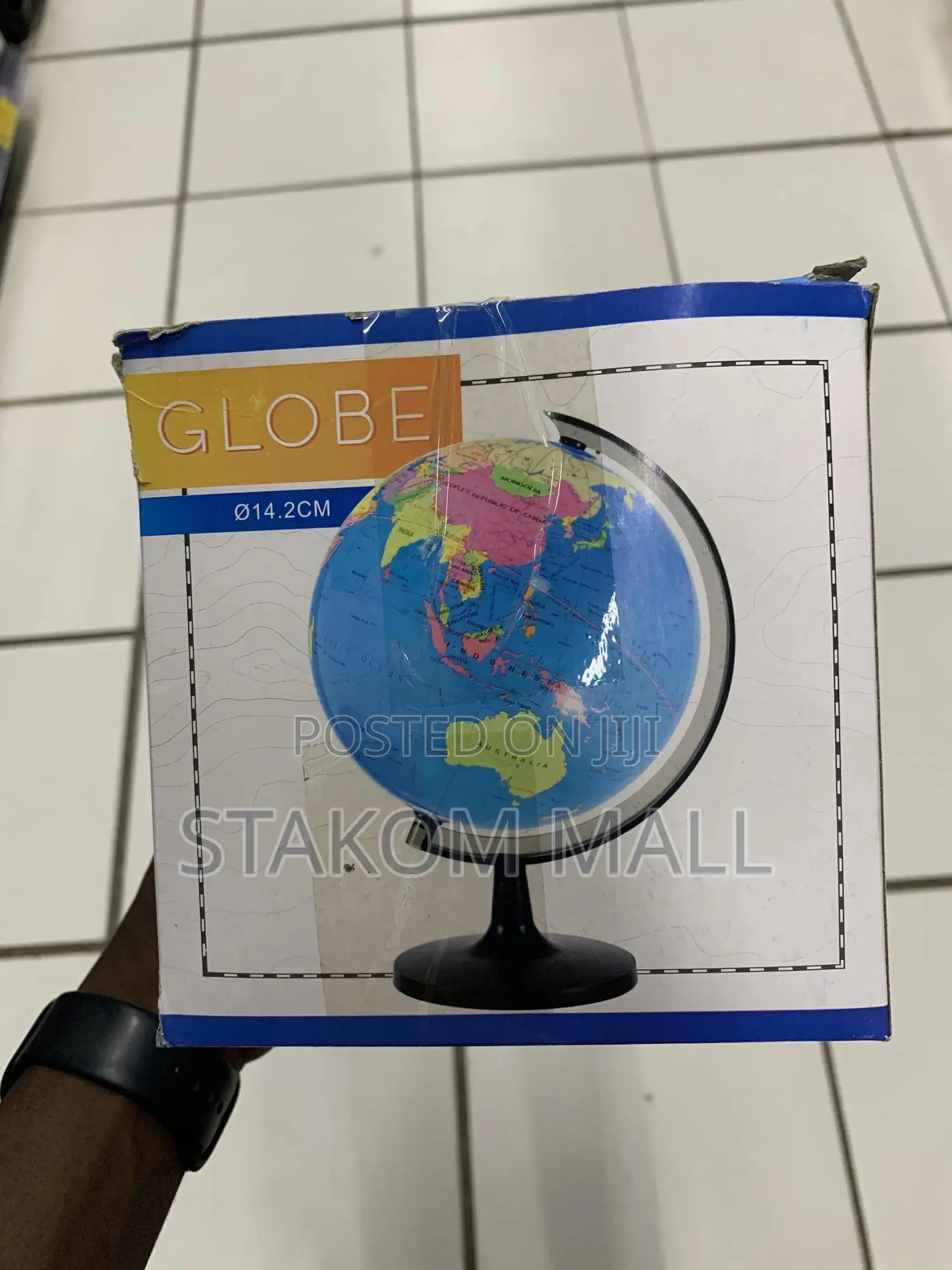 Globe - 32cm , 21.4cm , 14. 2 Cm