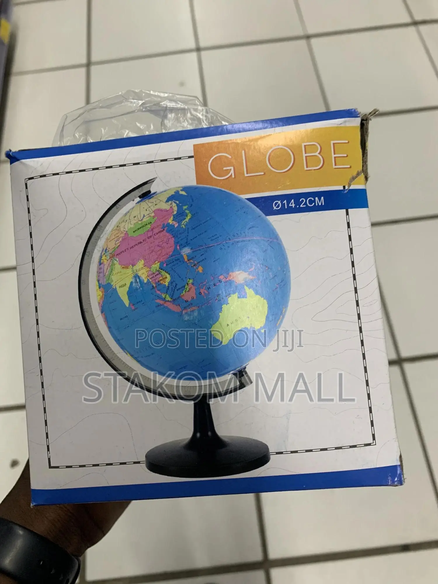 Globe - 32cm , 21.4cm , 14. 2 Cm