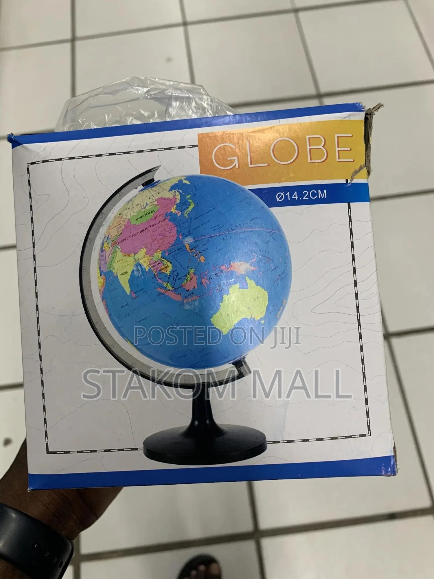Globe - 32cm , 21.4cm , 14. 2 Cm
