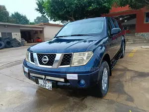Nissan Navara 2005 Blue
