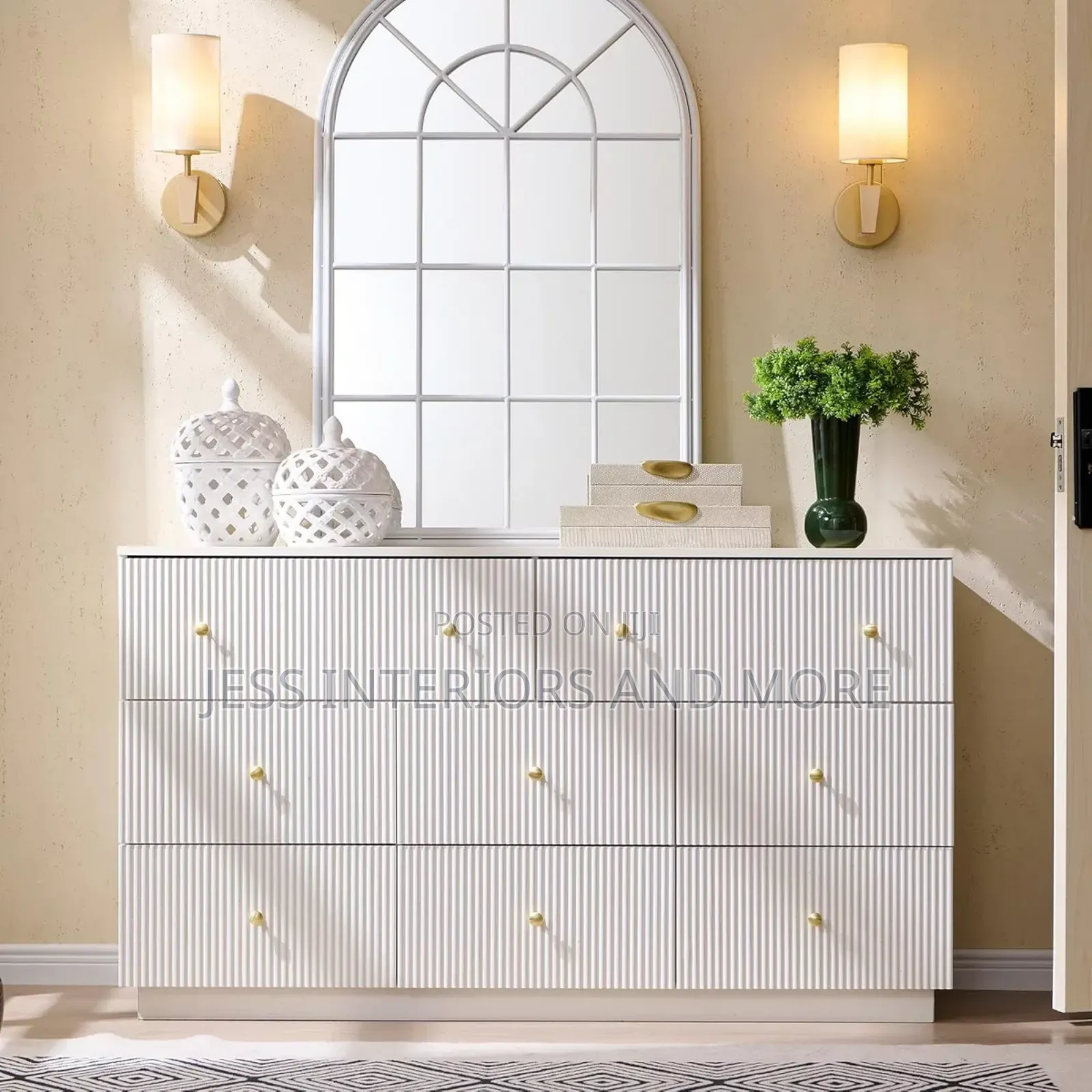 8 Drawer Dresser (Fluted)
