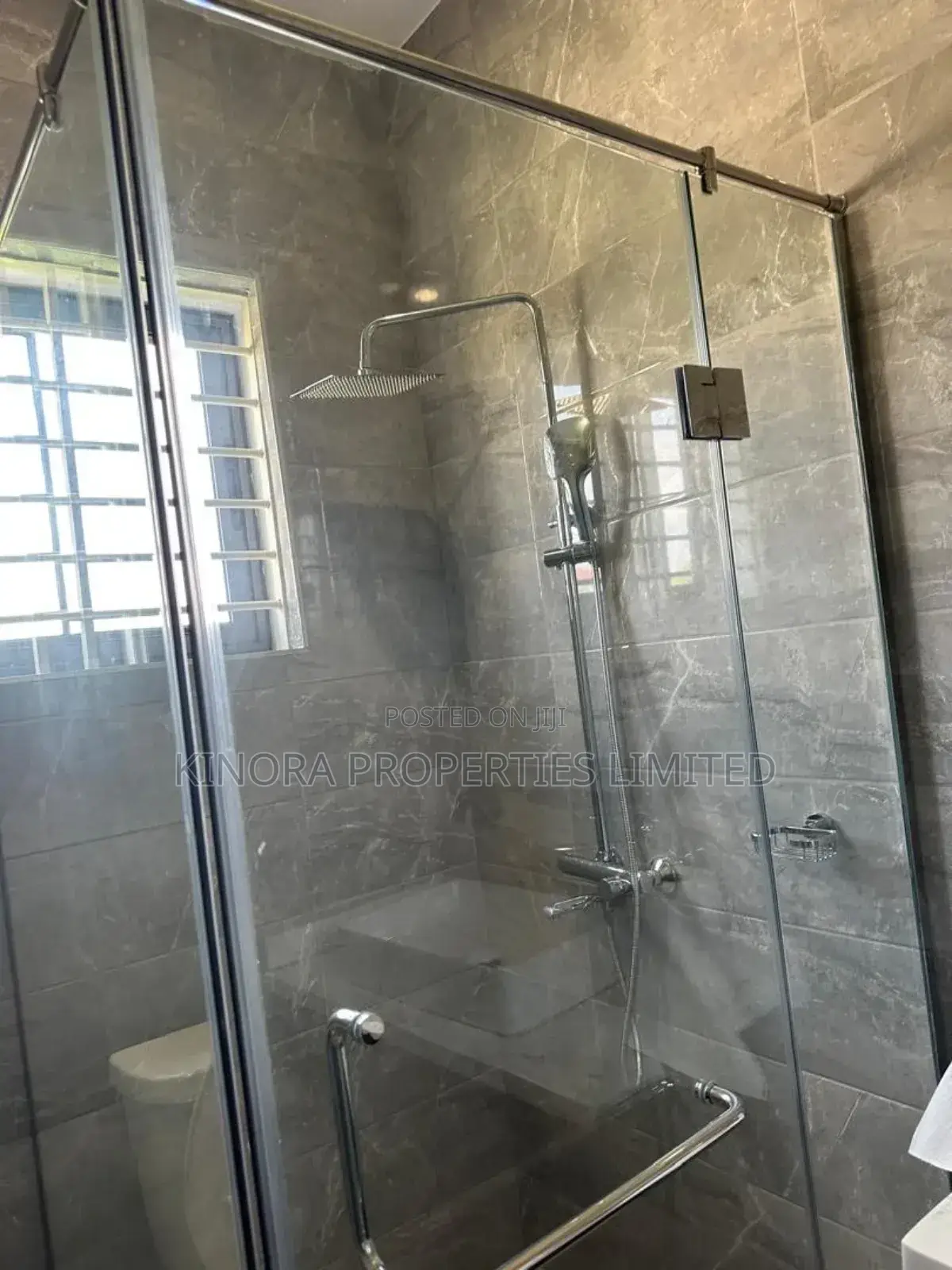 Furnished 4bdrm Duplex in Cantonment, Cantonments for sale