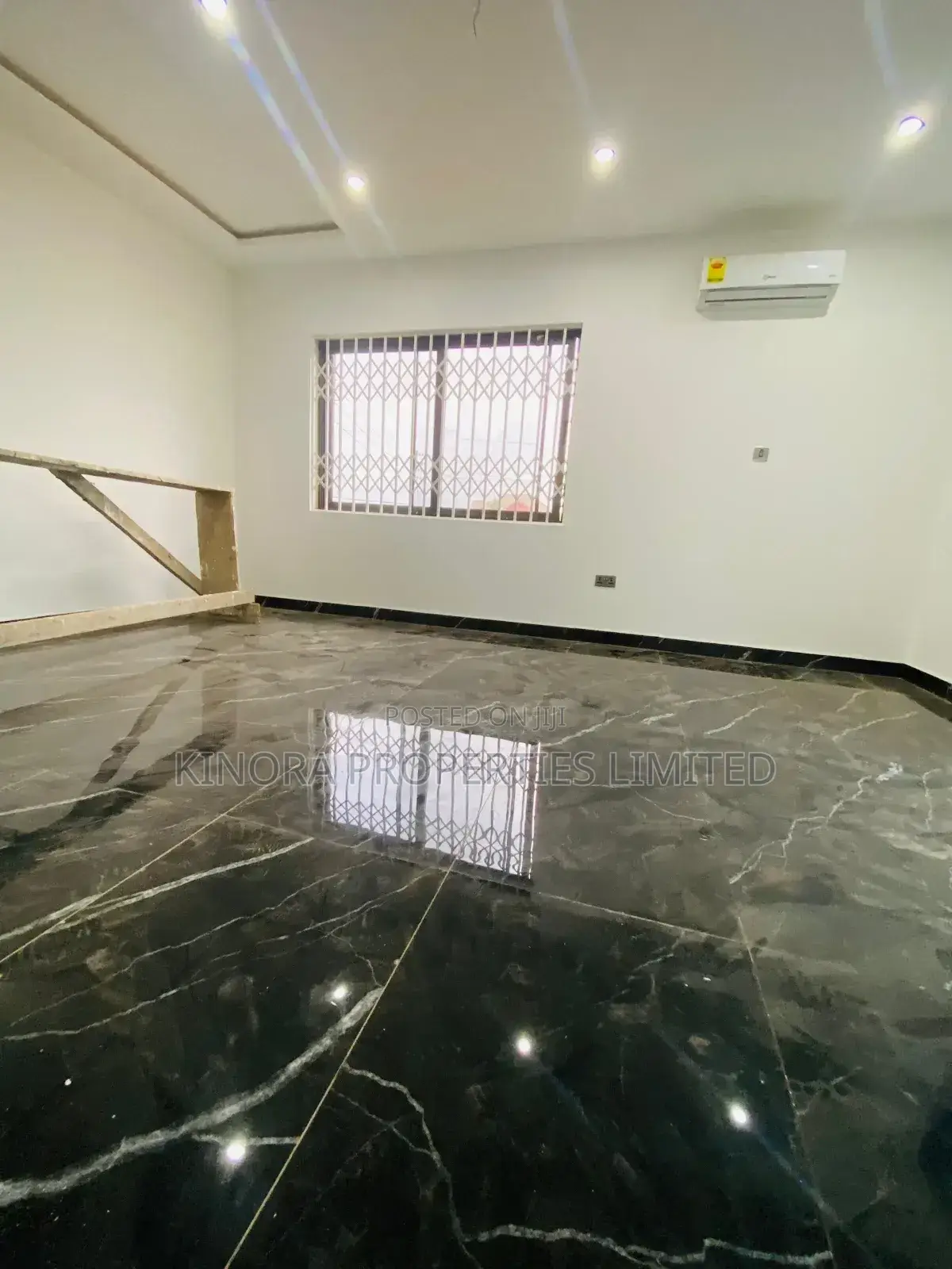 2bdrm Duplex in Oyarifa for sale