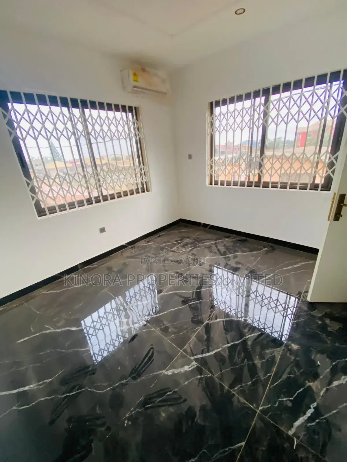 2bdrm Duplex in Oyarifa for sale