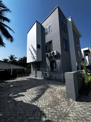 4bdrm Townhouse/Terrace in Labone for sale