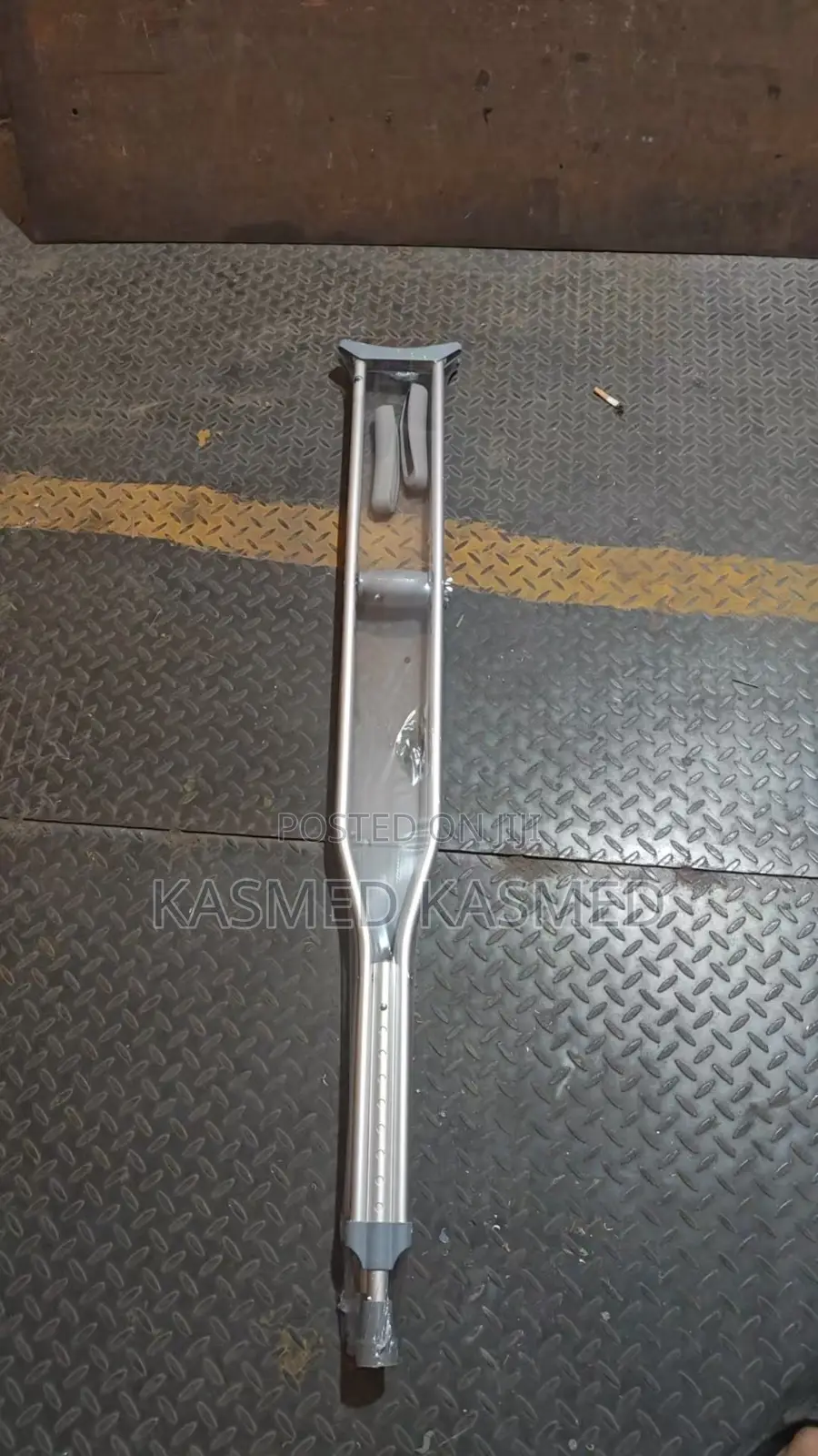 Armpit Crutches