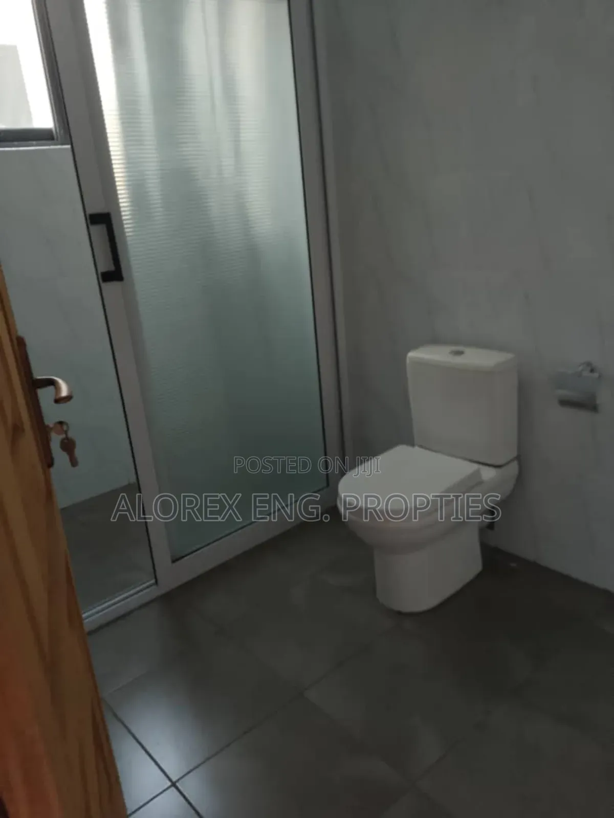 3bdrm Townhouse/Terrace in Nanakrom $130,000, Ashaley Botwe for sale