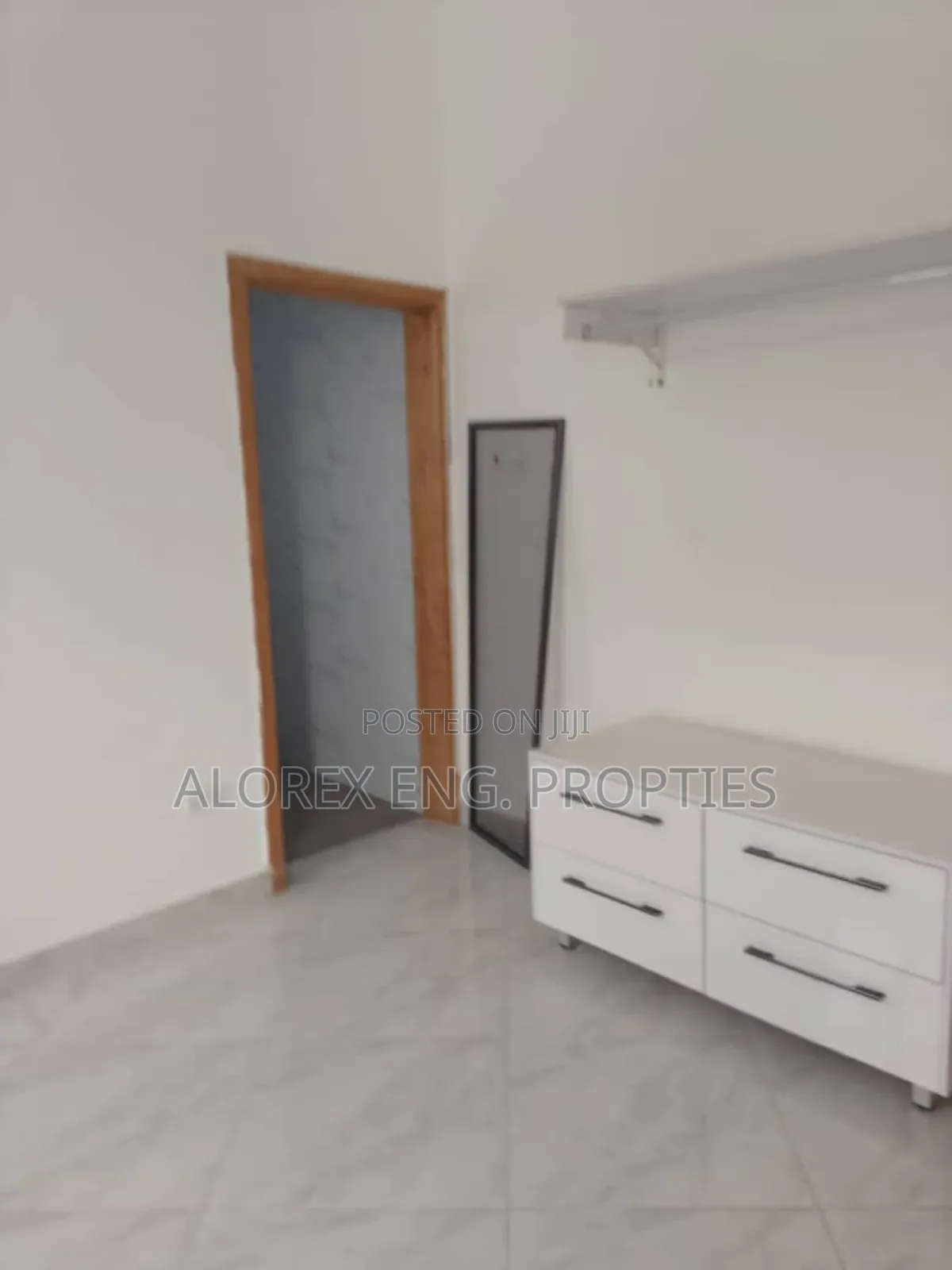 3bdrm Townhouse/Terrace in Nanakrom $130,000, Ashaley Botwe for sale
