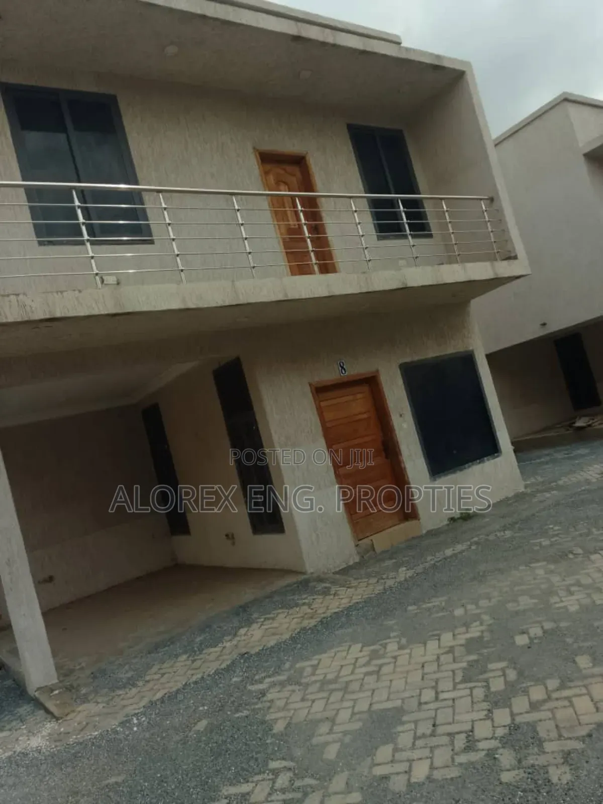 3bdrm Townhouse/Terrace in Nanakrom $130,000, Ashaley Botwe for sale