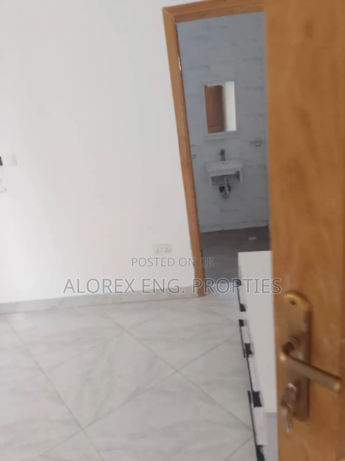 3bdrm Townhouse/Terrace in Nanakrom $130,000, Ashaley Botwe for sale