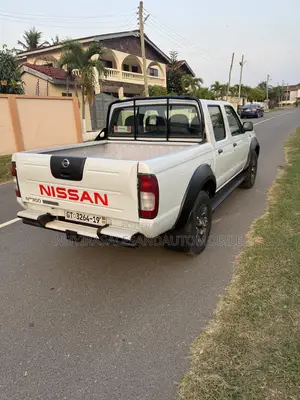Nissan Hardbody 2019 White